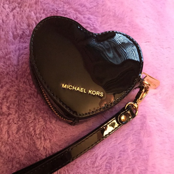 Michael Kors heart wristlet or coin purse - Picture 3 of 11